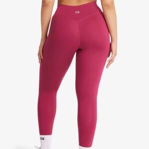 CSB Serenity Scrunch Leggings in Berry Size Medium